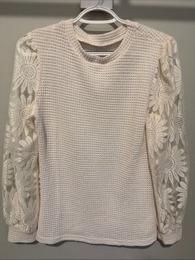 Women's Cream Lace-Sleeve Knit Top